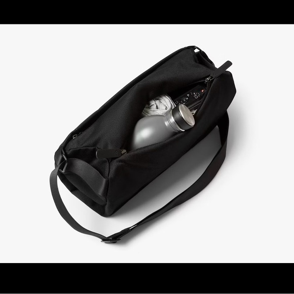 Bellroy sling bag, unisex NWOT, black - Picture 4 of 7